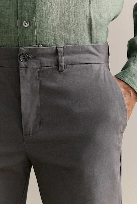 Regular Fit Modern Chino Pant