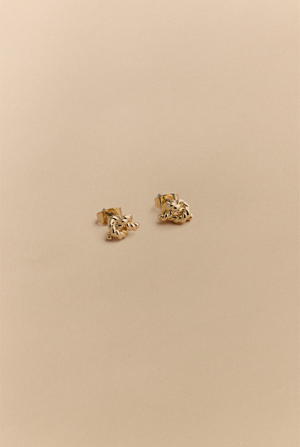 Dolina Stud Earrings
