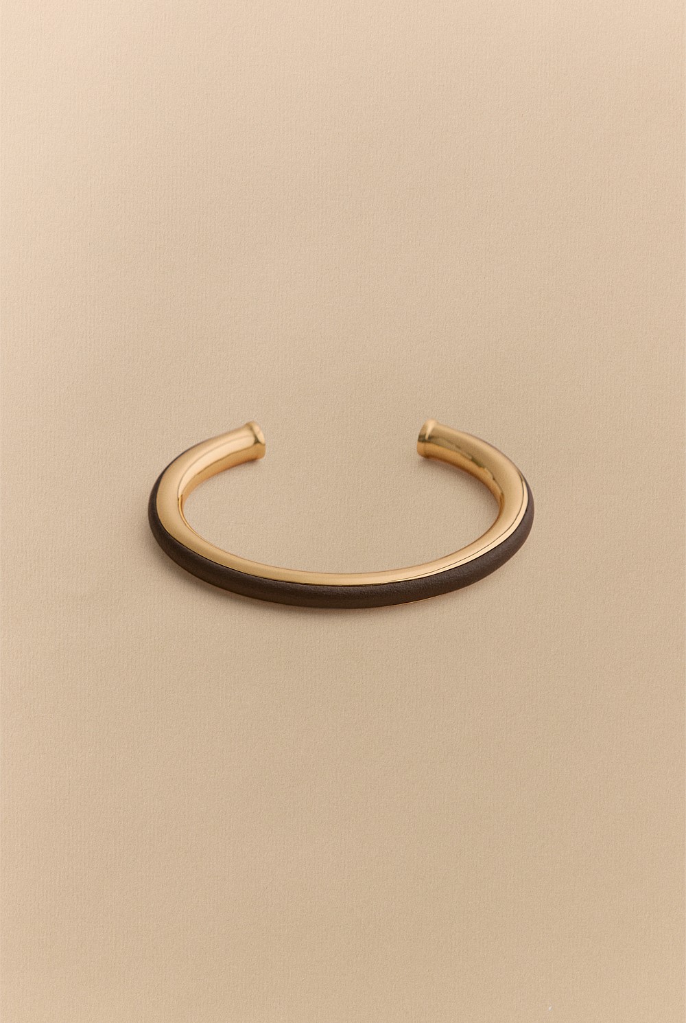 Lutra Cuff