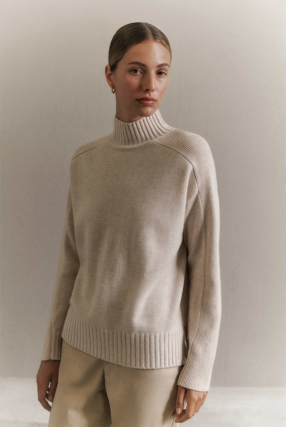 Merino Funnel Neck Pullover