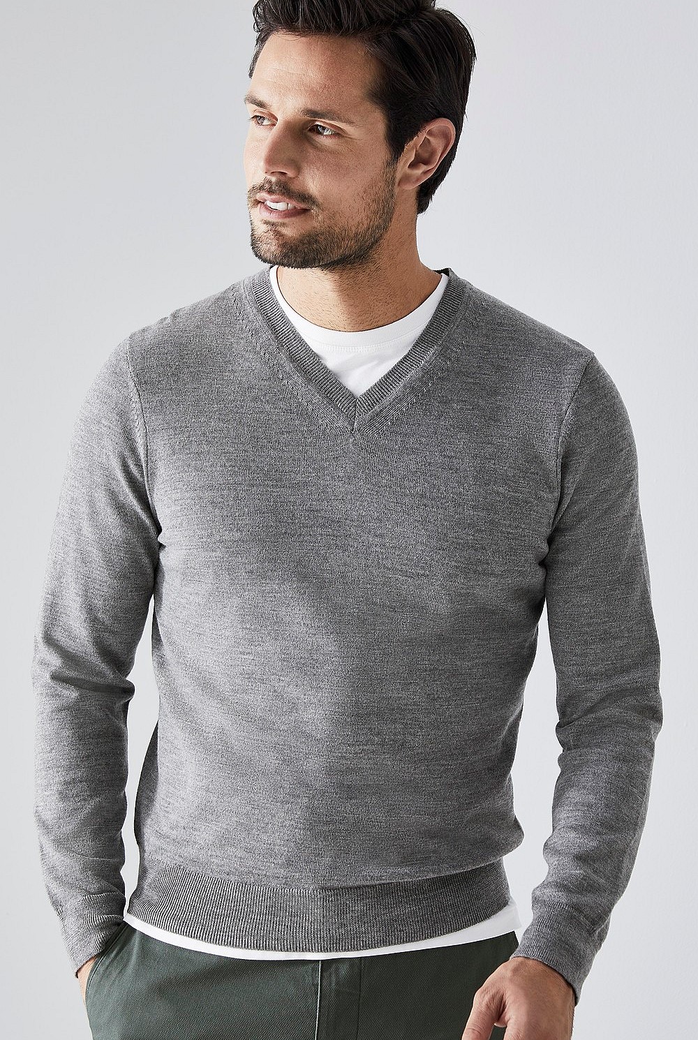 Classic Merino V Neck