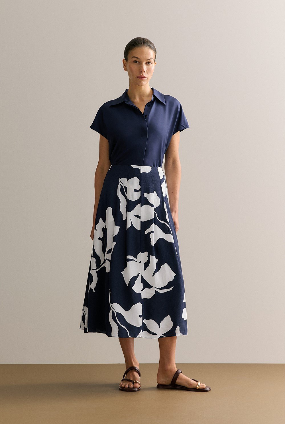 Palm Print Pleat Detail Skirt