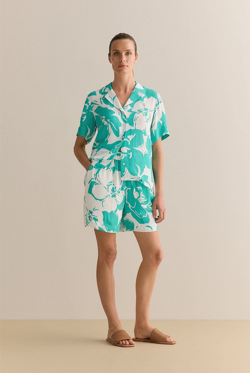 Floral Crepe Pull On Short