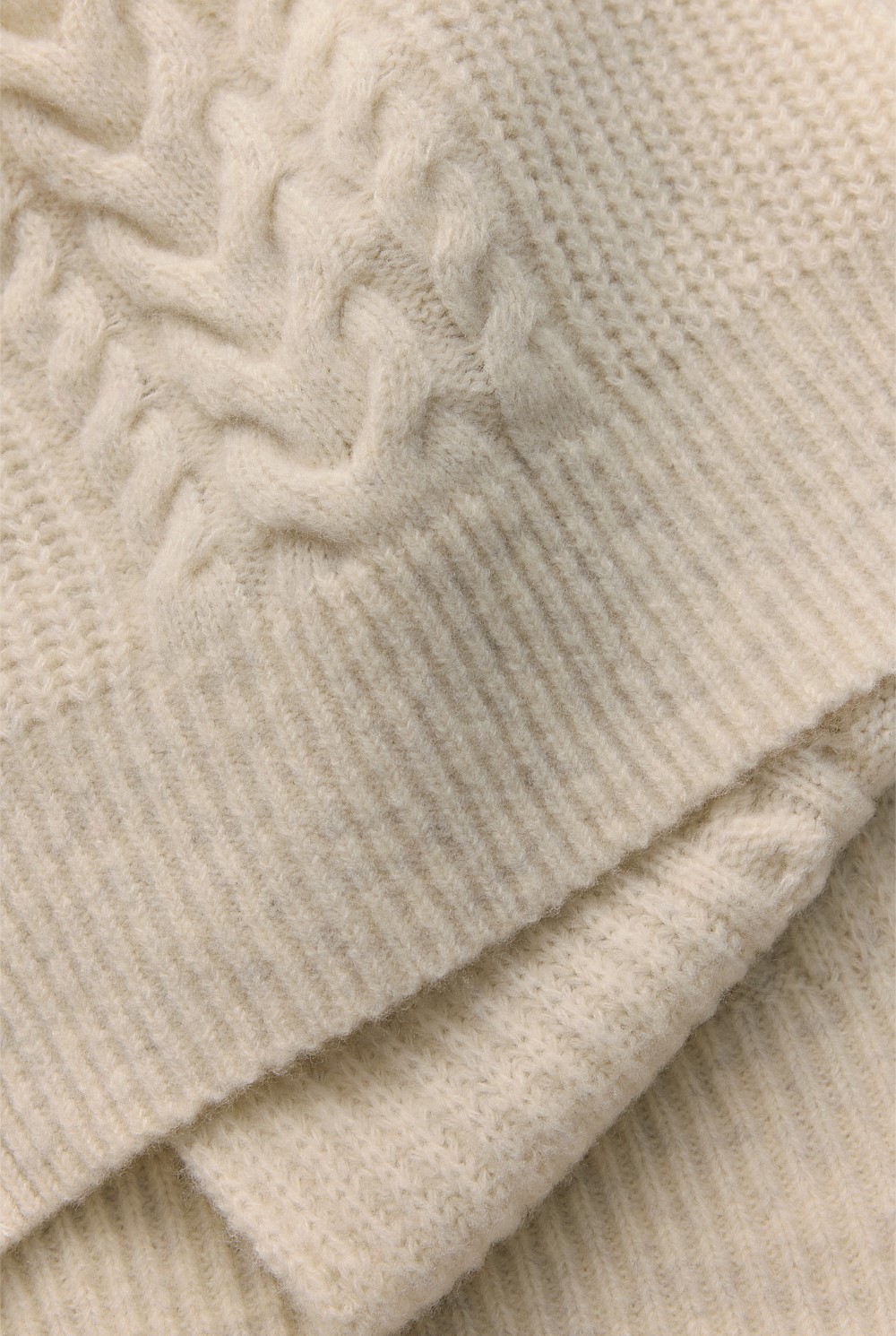 Merino Cable Knit Scarf