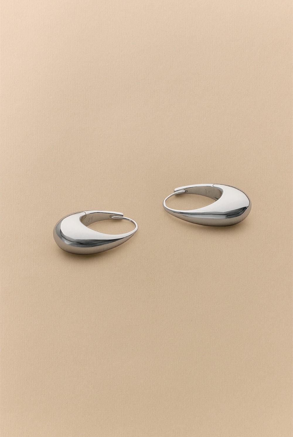 Etty Teardrop Hoops