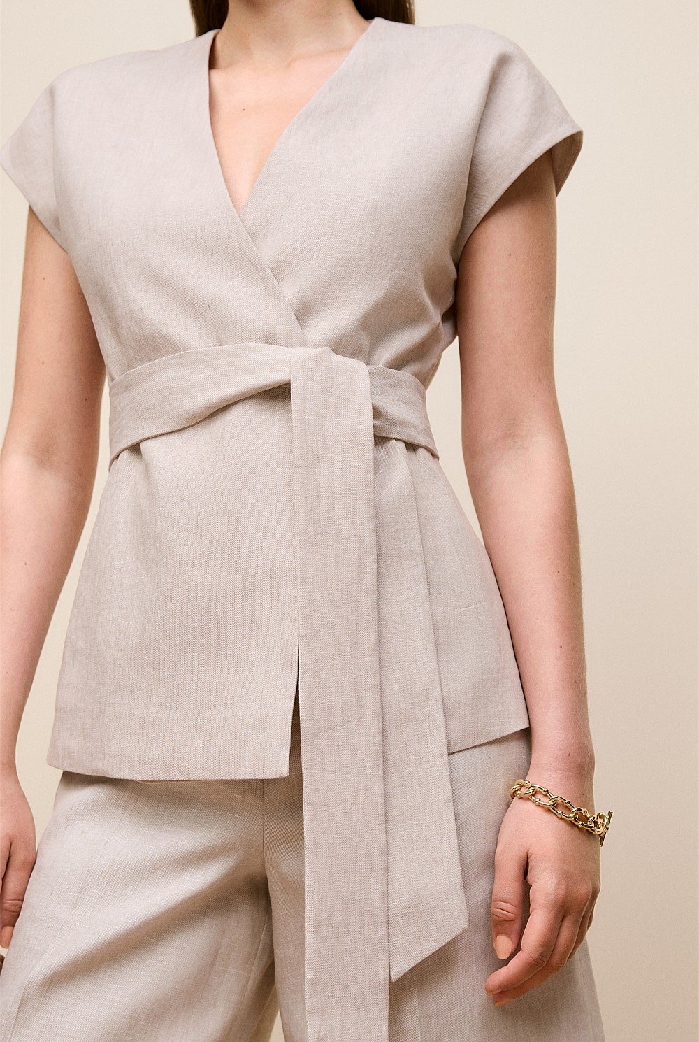 Yarn Dyed Linen Cap Sleeve Vest