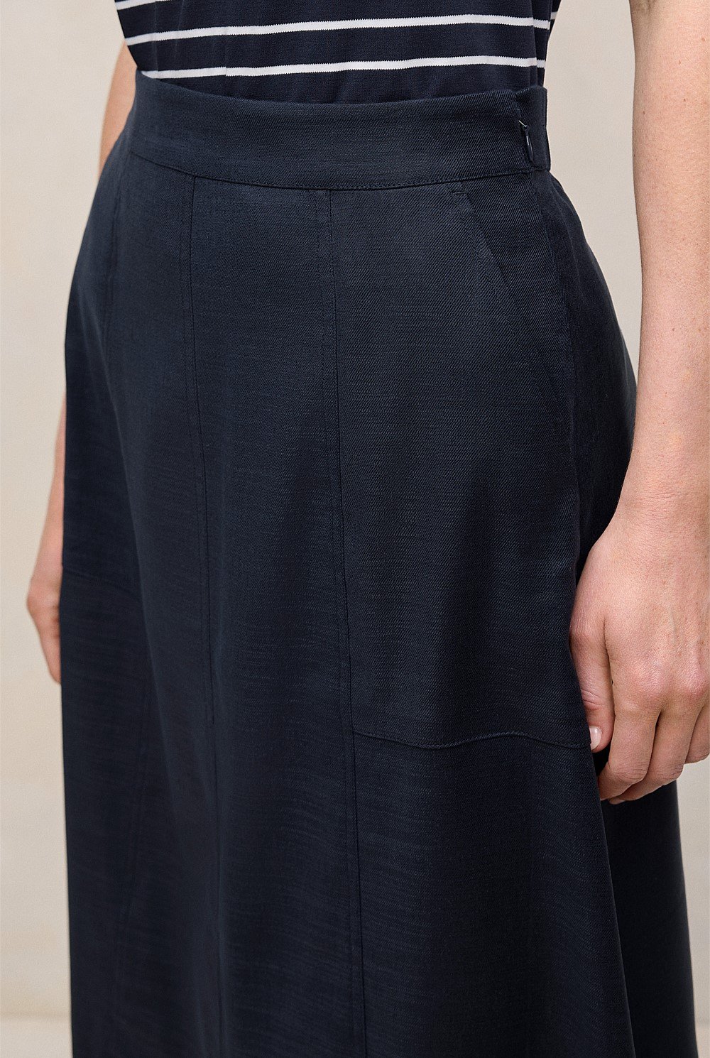 Stretch Linen Patch Pocket Skirt