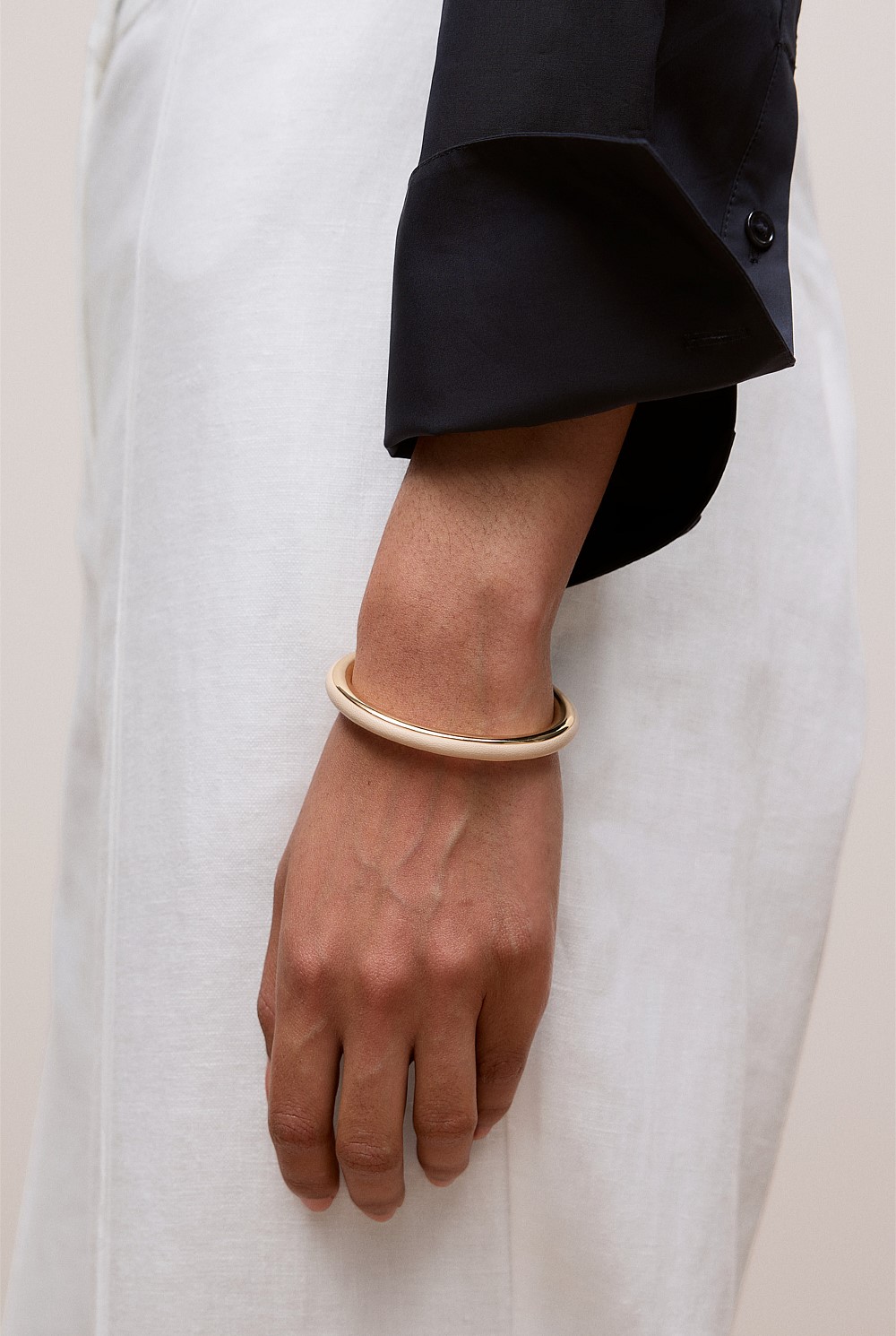 Lutra Cuff