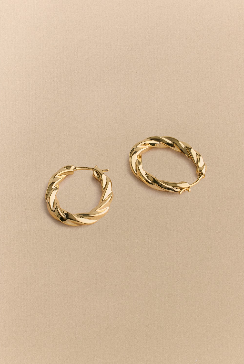 Era Twist Hoop Earrings