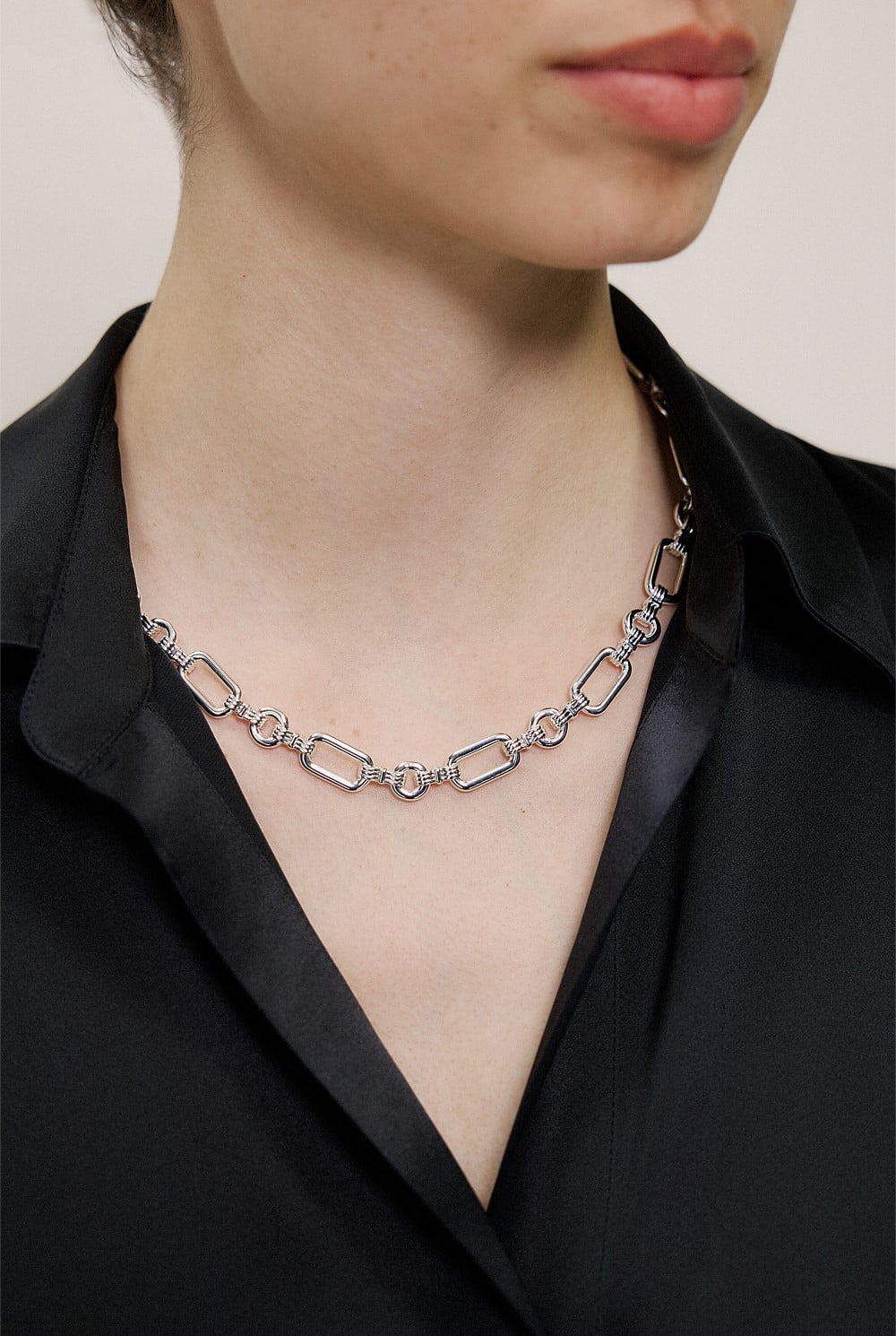 Orne Chain Necklace