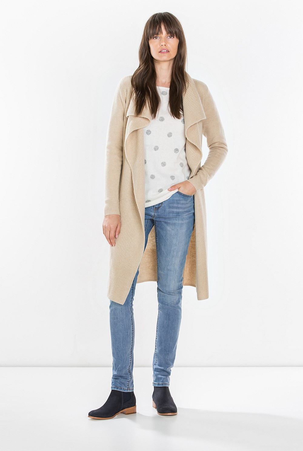 Spotted Curved Hem Knit