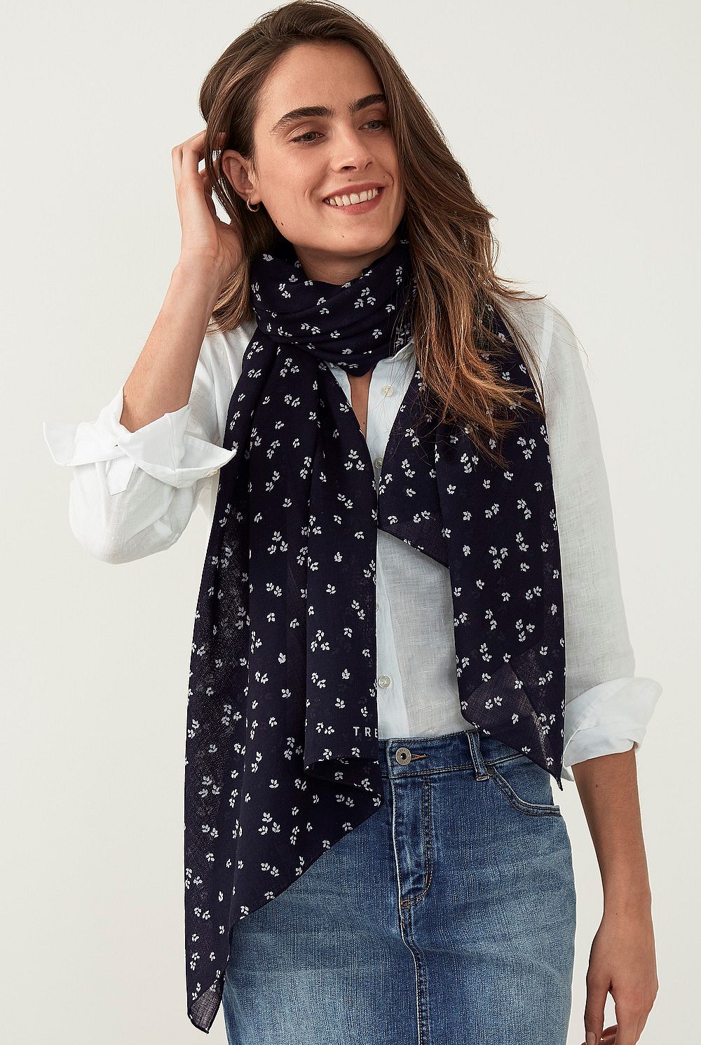 Olena Leaf Print Wool Scarf