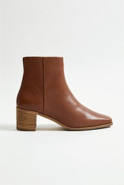 Ariadny Boot